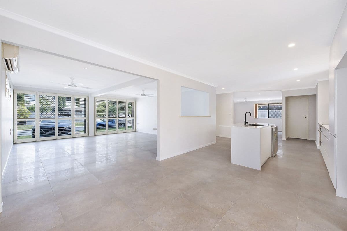 8 Koomooloo Court, Mermaid Waters QLD 4218, Mermaid Waters - Thumbnail 3