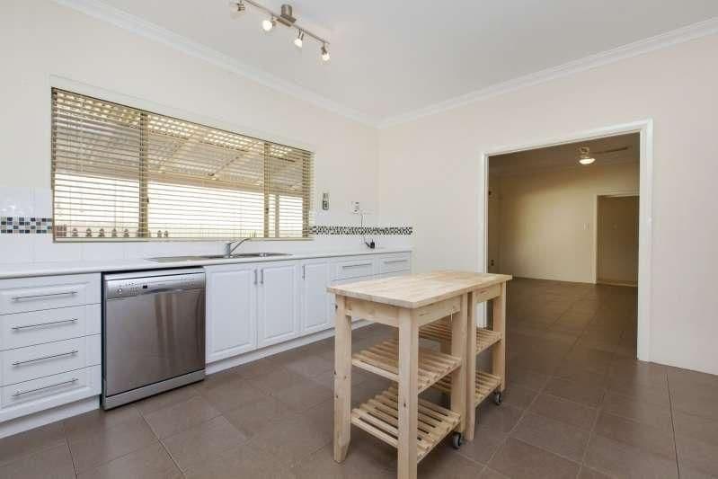 2 Mission Hills, Connolly WA 6027, Connolly - Thumbnail 2