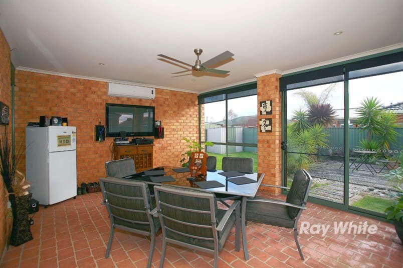 55 Scotsdale Drive, CRANBOURNE EAST VIC 3977, Cranbourne East - Thumbnail 4