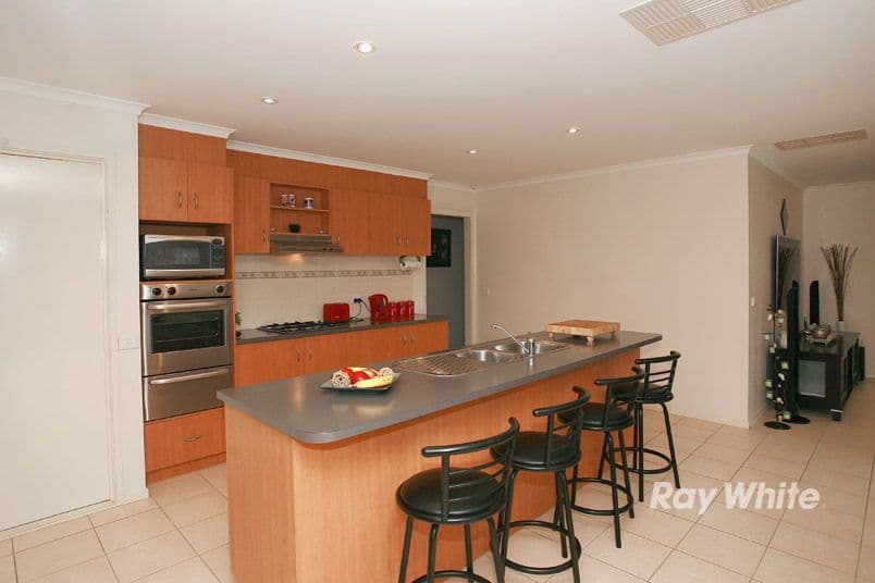 55 Scotsdale Drive, CRANBOURNE EAST VIC 3977, Cranbourne East - Thumbnail 6