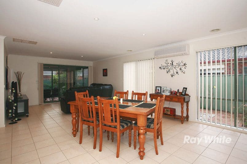 55 Scotsdale Drive, CRANBOURNE EAST VIC 3977, Cranbourne East - Thumbnail 7
