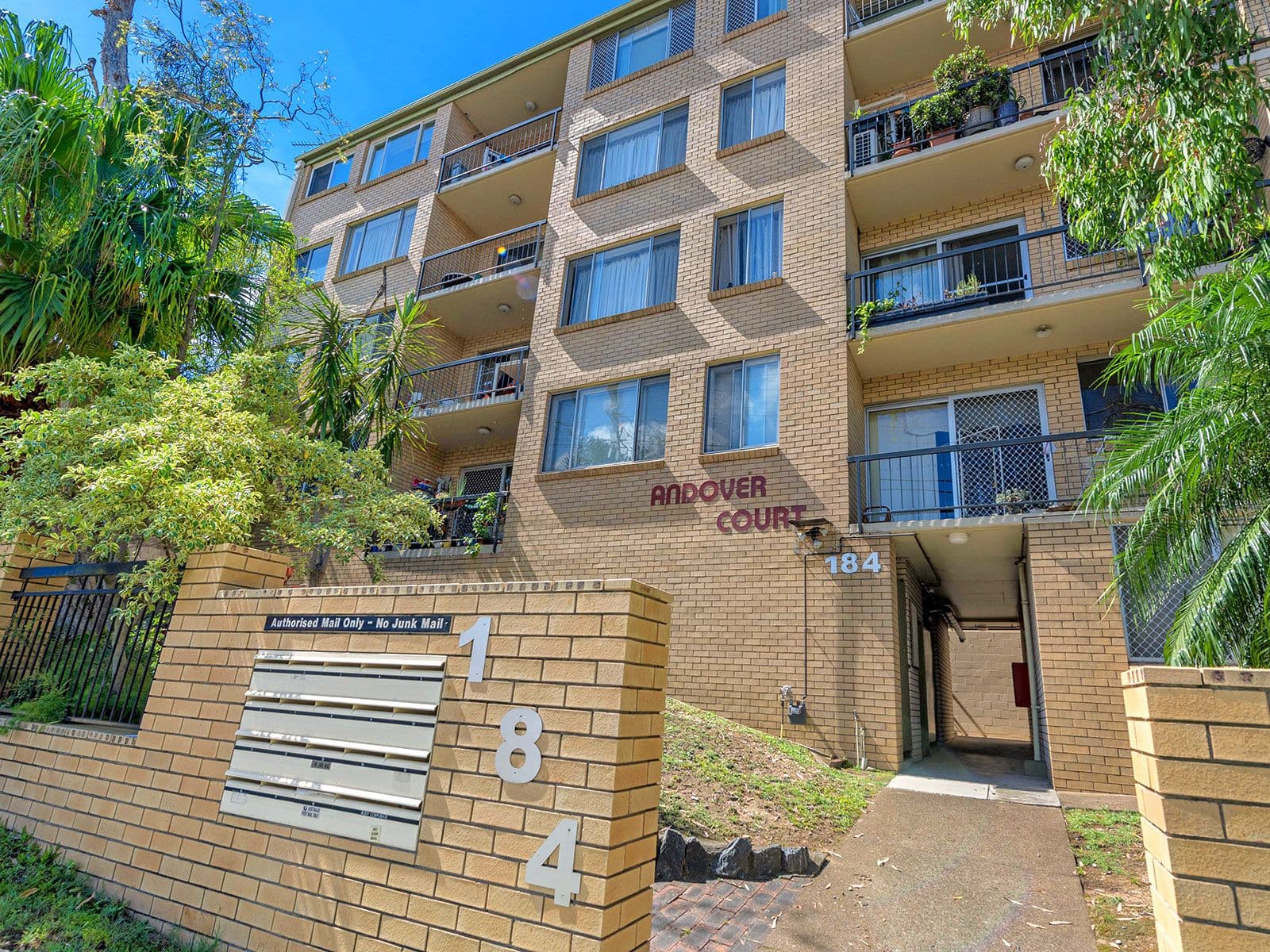 Unit 5,184 Herston Road, Herston QLD 4006, Herston - Thumbnail 2