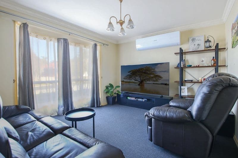 8 Jennifer Place, West Wodonga VIC 3690, West Wodonga - Thumbnail 3