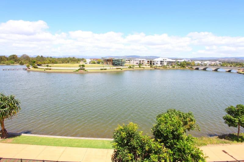 5056 Emerald Island Drive, CARRARA QLD 4211, Carrara - Thumbnail 2
