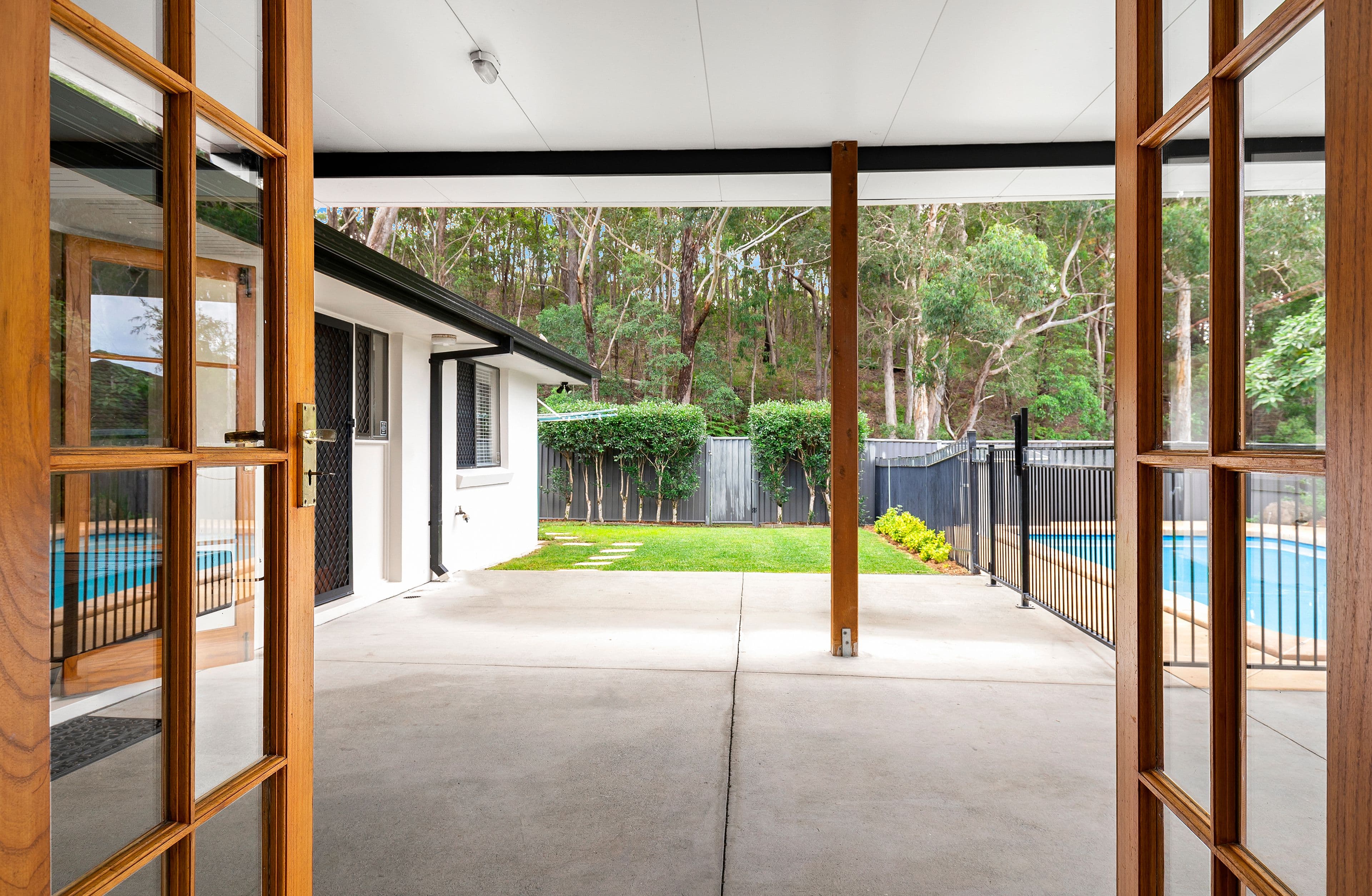 25 Grebe Place, Burleigh Waters QLD 4220, Burleigh Waters - Thumbnail 2