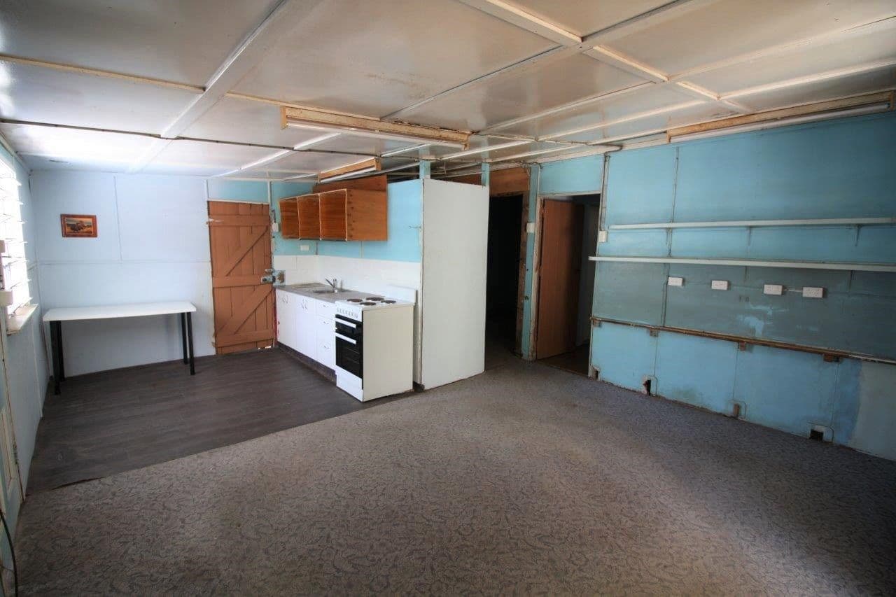 35 Marion Street, CHARTERS TOWERS CITY QLD 4820, Charters Towers City - Thumbnail 2