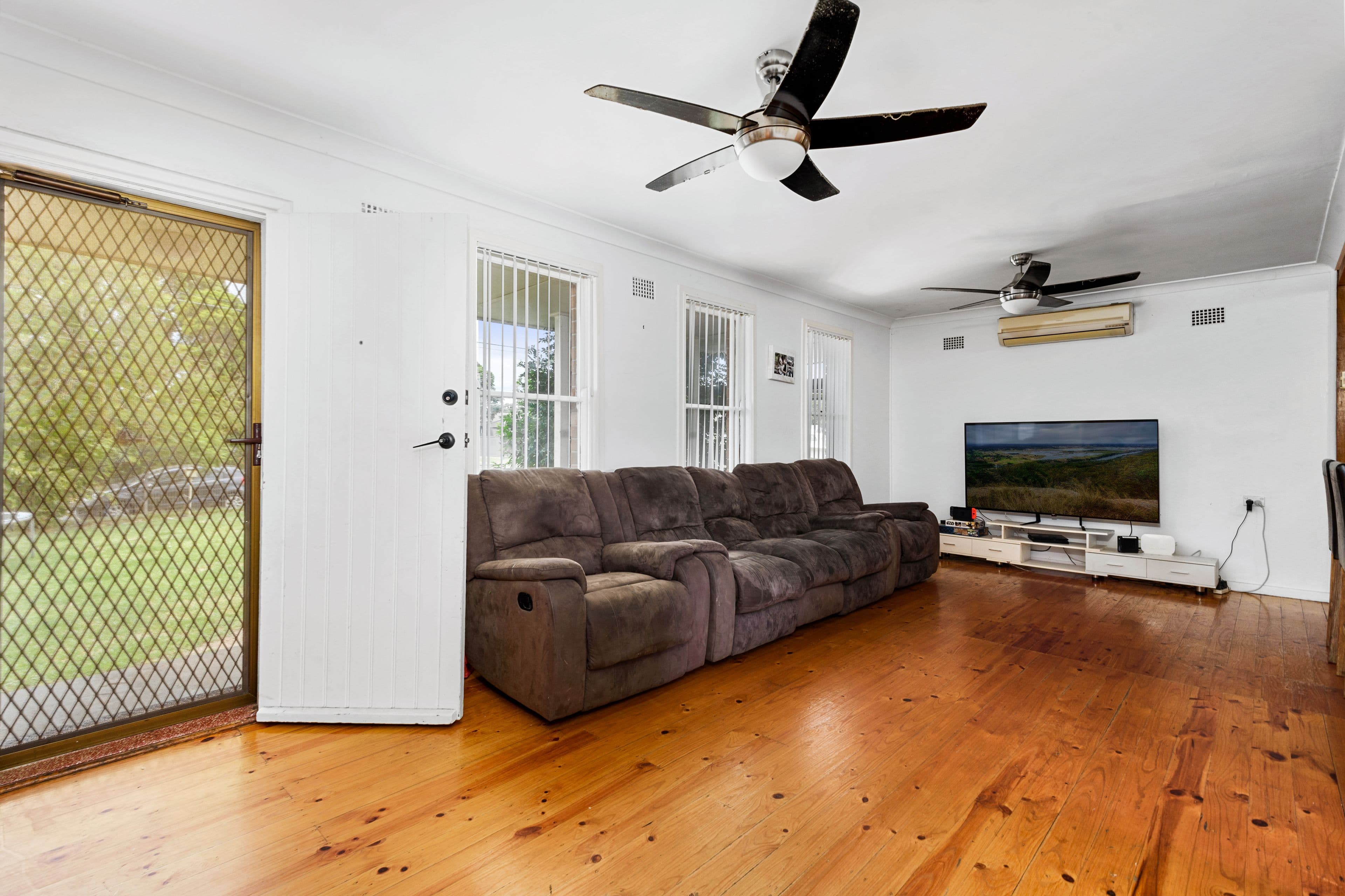 9 Tasman Avenue, Lethbridge Park NSW 2770, Lethbridge Park - Thumbnail 2