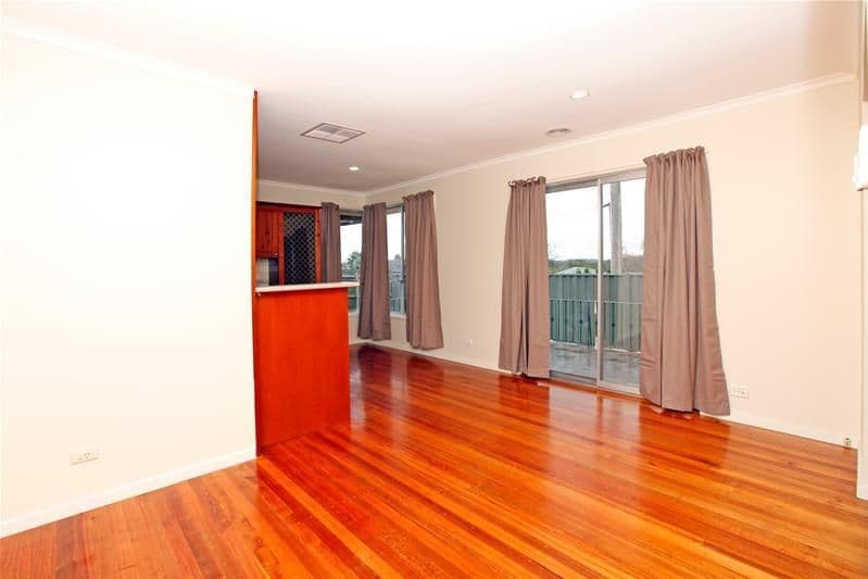 10 Neilsen Crescent, BUNDOORA VIC 3083, Bundoora - Thumbnail 3