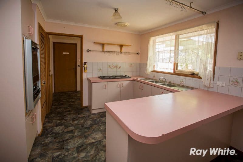 14 Eleanor Court, PAKENHAM VIC 3810, Pakenham - Thumbnail 2