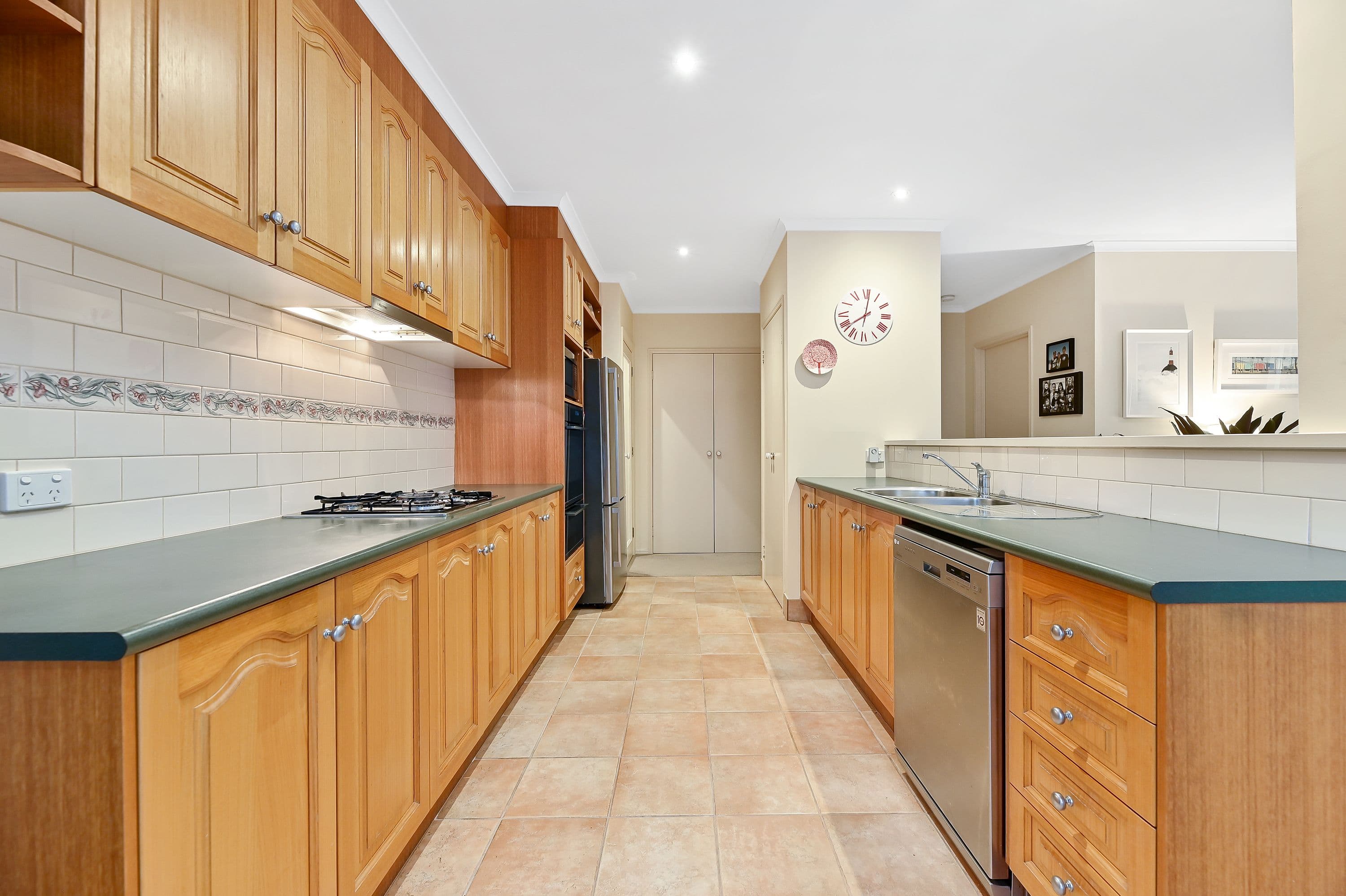 6 Chatswood Close, Glen Waverley VIC 3150, Glen Waverley - Thumbnail 5