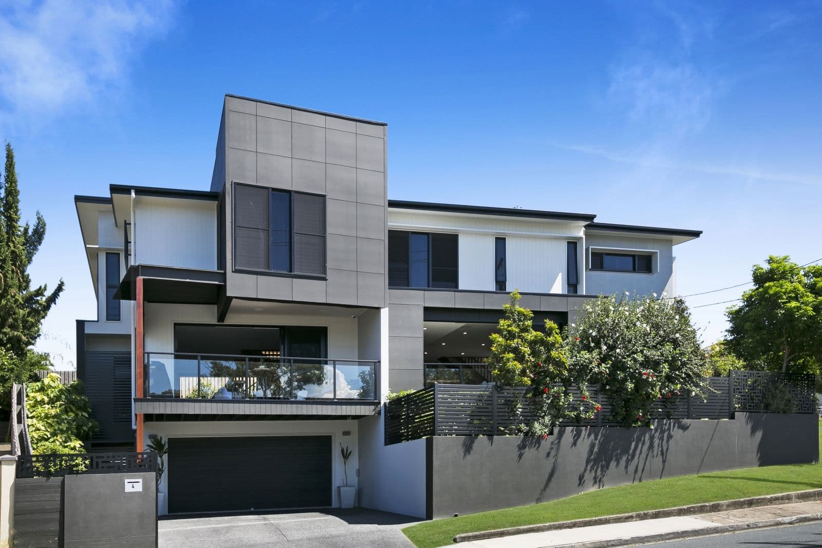 25 Waratah Avenue, Biggera Waters QLD 4216, Biggera Waters - Image 1