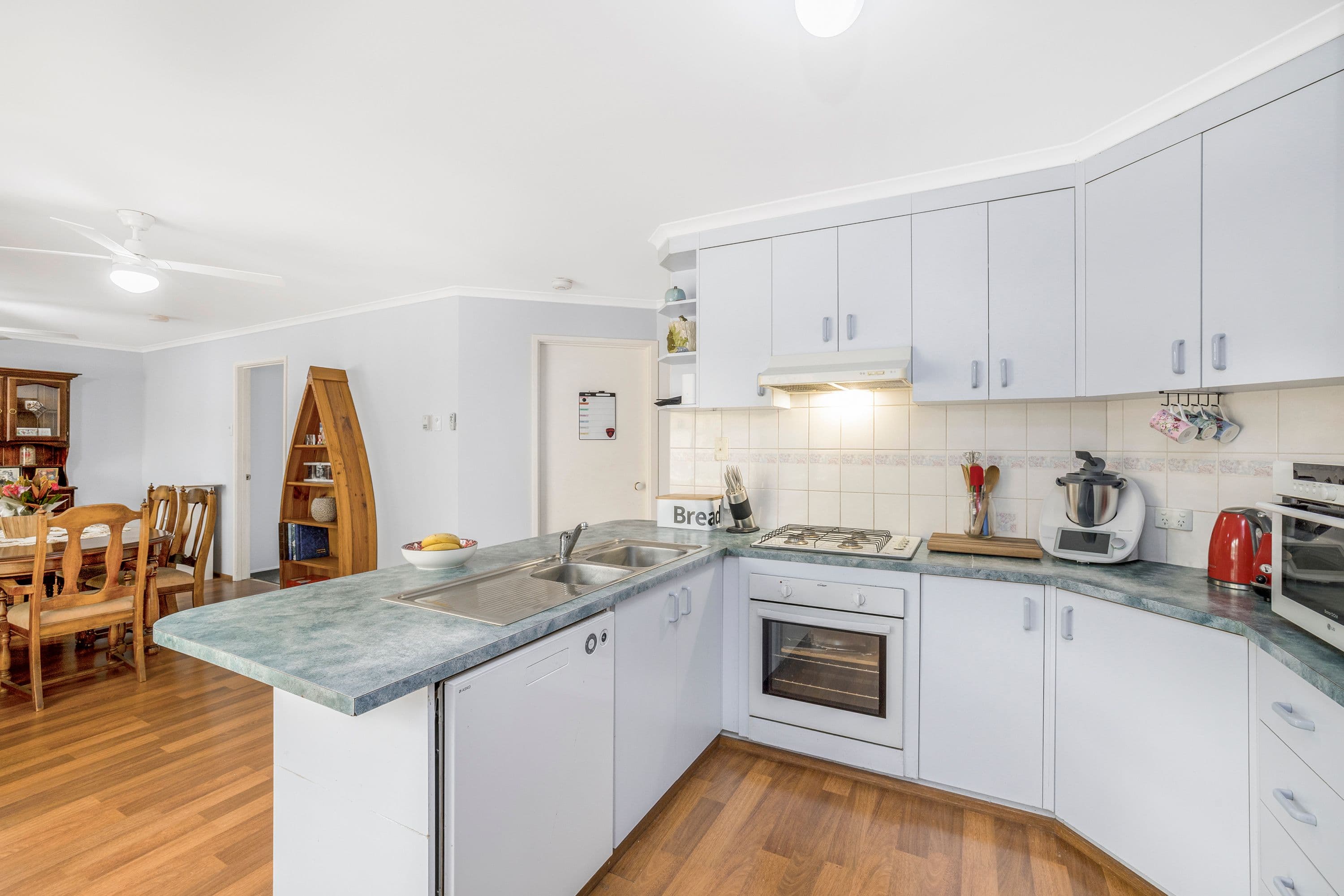 13 Broadhurst Road, Pakenham VIC 3810, Pakenham - Thumbnail 2