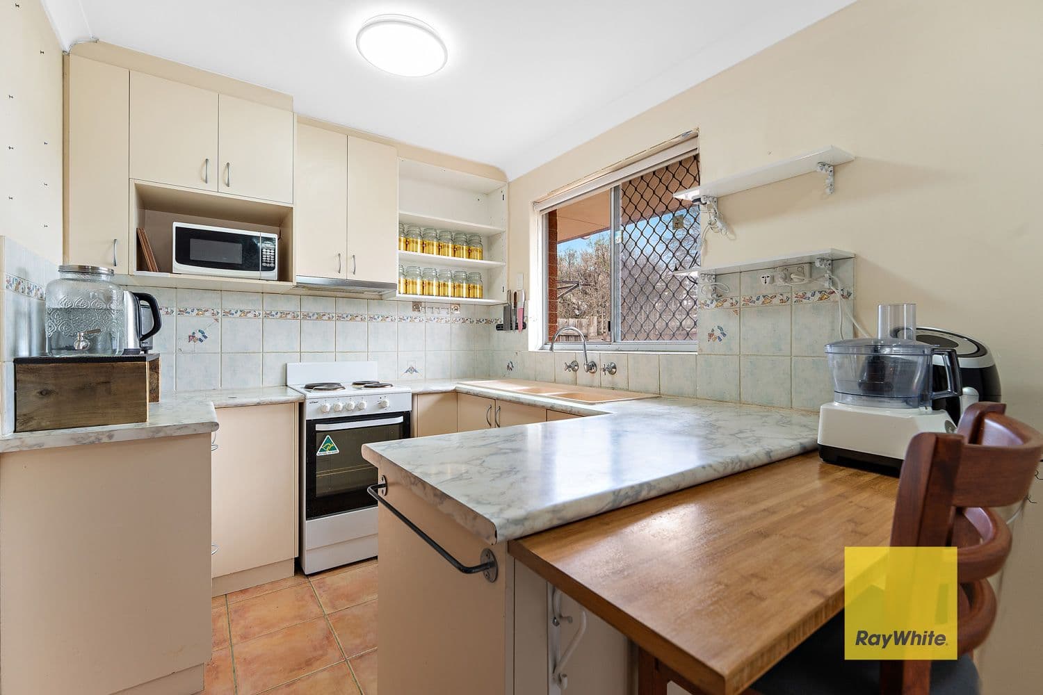 45 Huggins Road, Thornlie WA 6108, Thornlie - Thumbnail 2