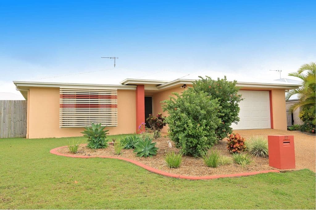 27 Neville Drive, BRANYAN QLD 4670, Branyan - Image 1