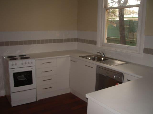 70 Eyre Street, BROKEN HILL NSW 2880, Broken Hill - Thumbnail 2