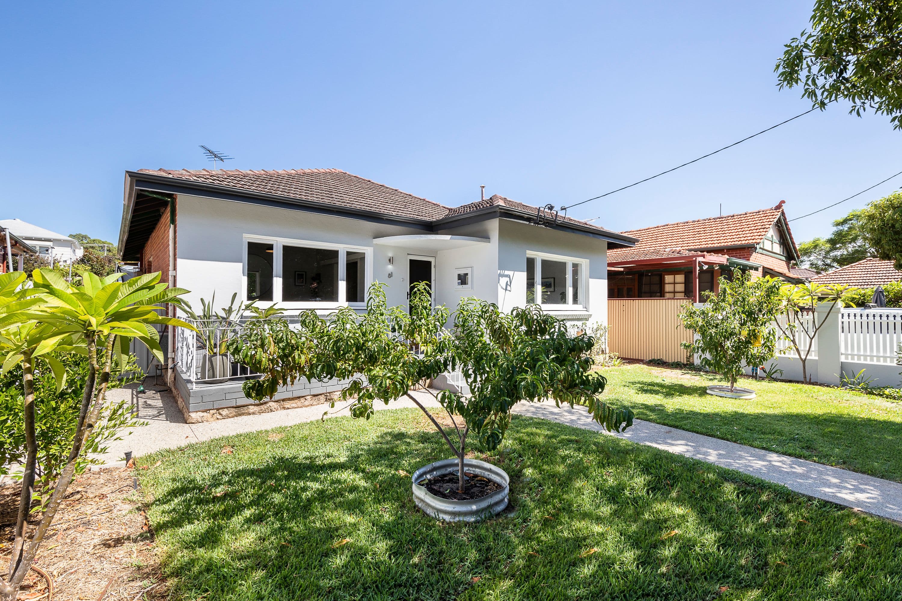 81 Dunedin Street, Mount Hawthorn WA 6016, Mount Hawthorn - Thumbnail 2