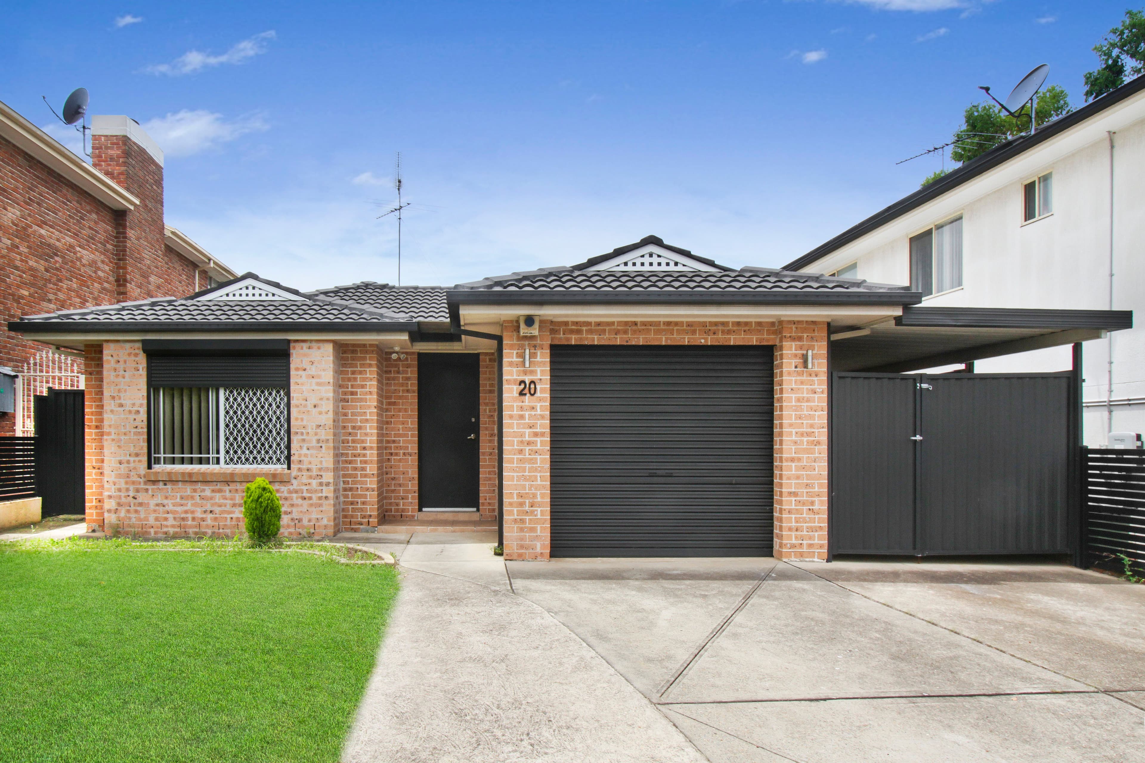 20 Lord Howe Drive, Green Valley NSW 2168, Green Valley - Image 1