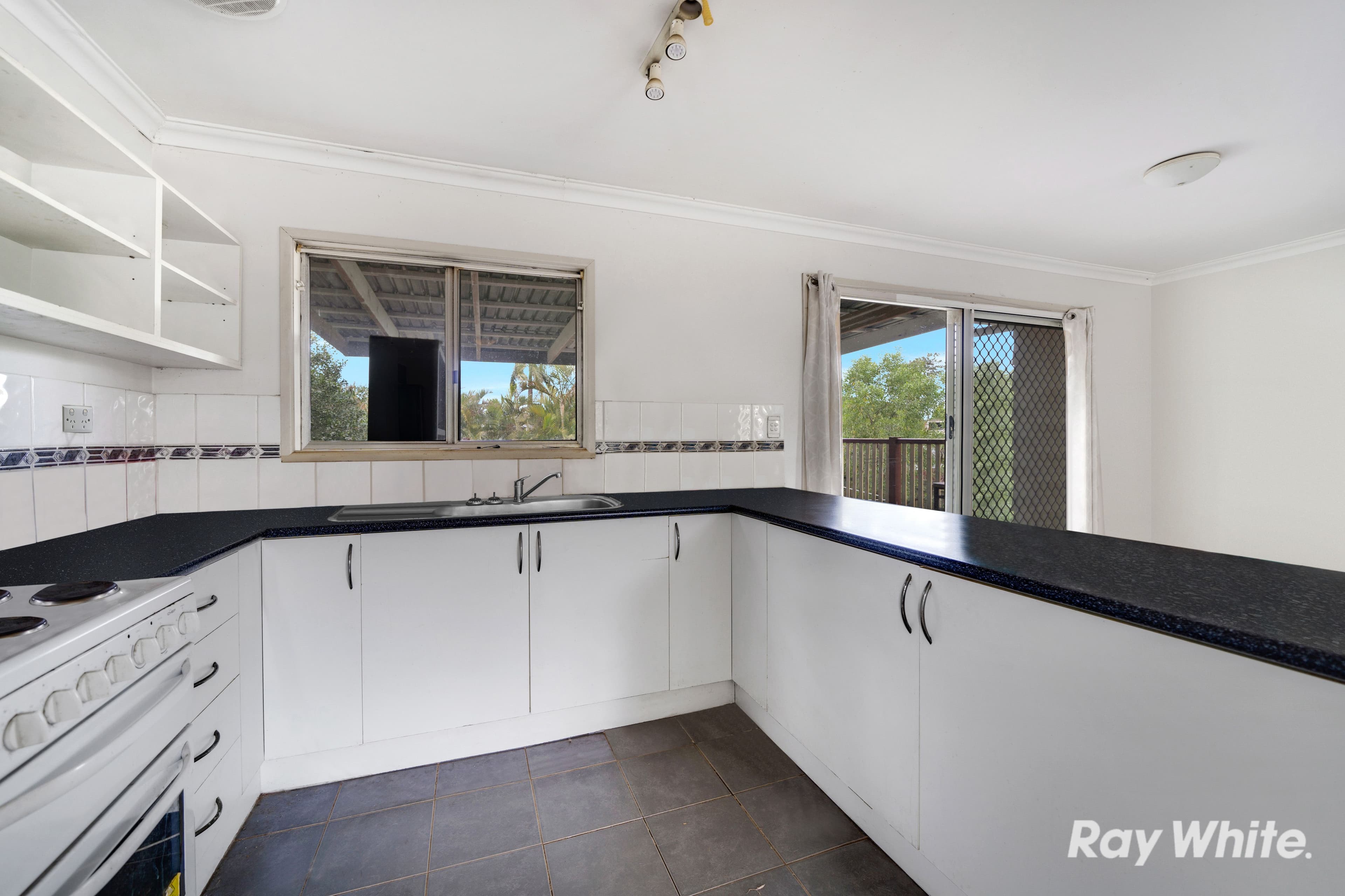 9 Greenwood Street, Kingston QLD 4114, Kingston - Thumbnail 3