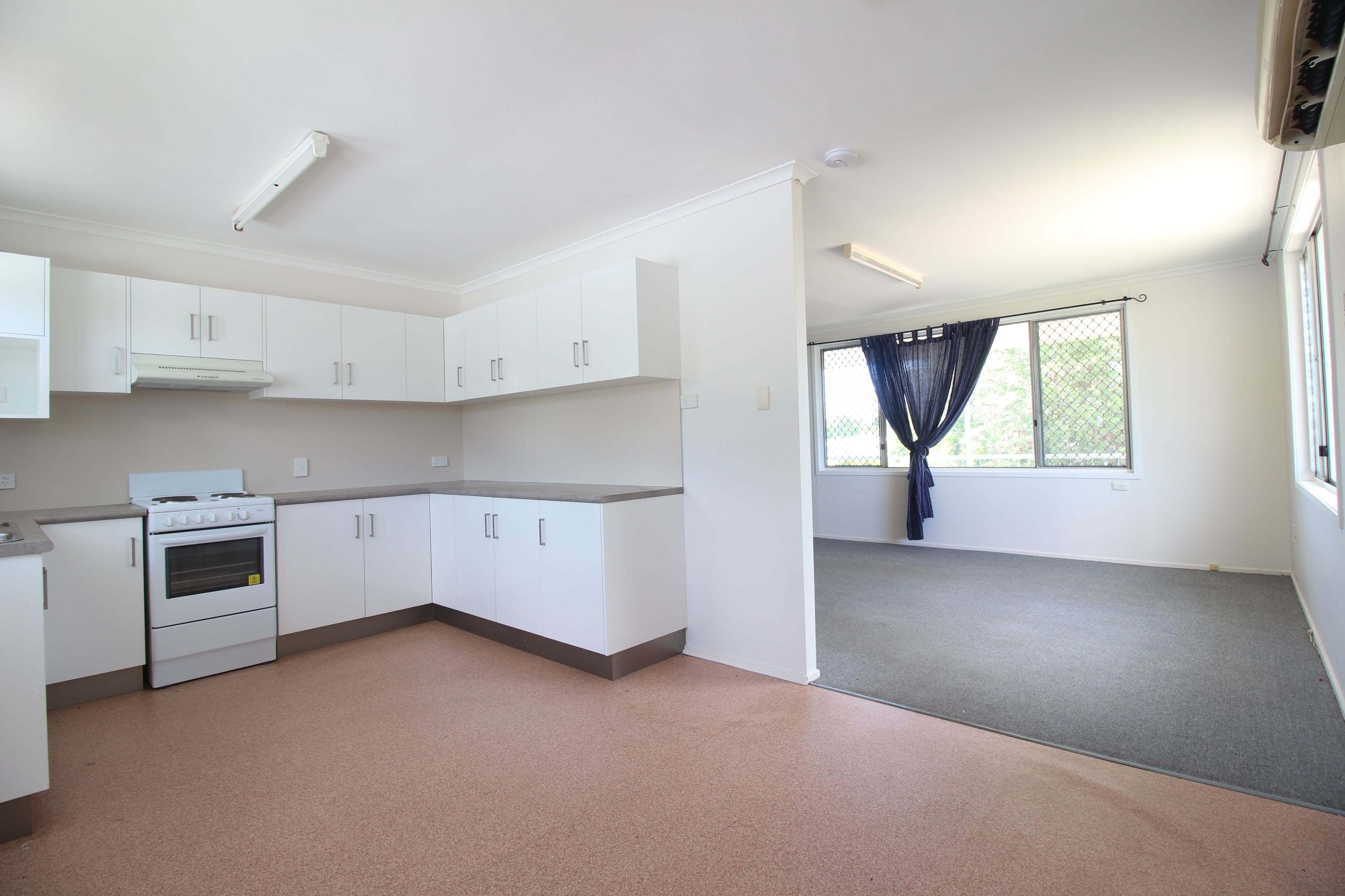 28 Alamein Drive, Emerald QLD 4720, Emerald - Thumbnail 3