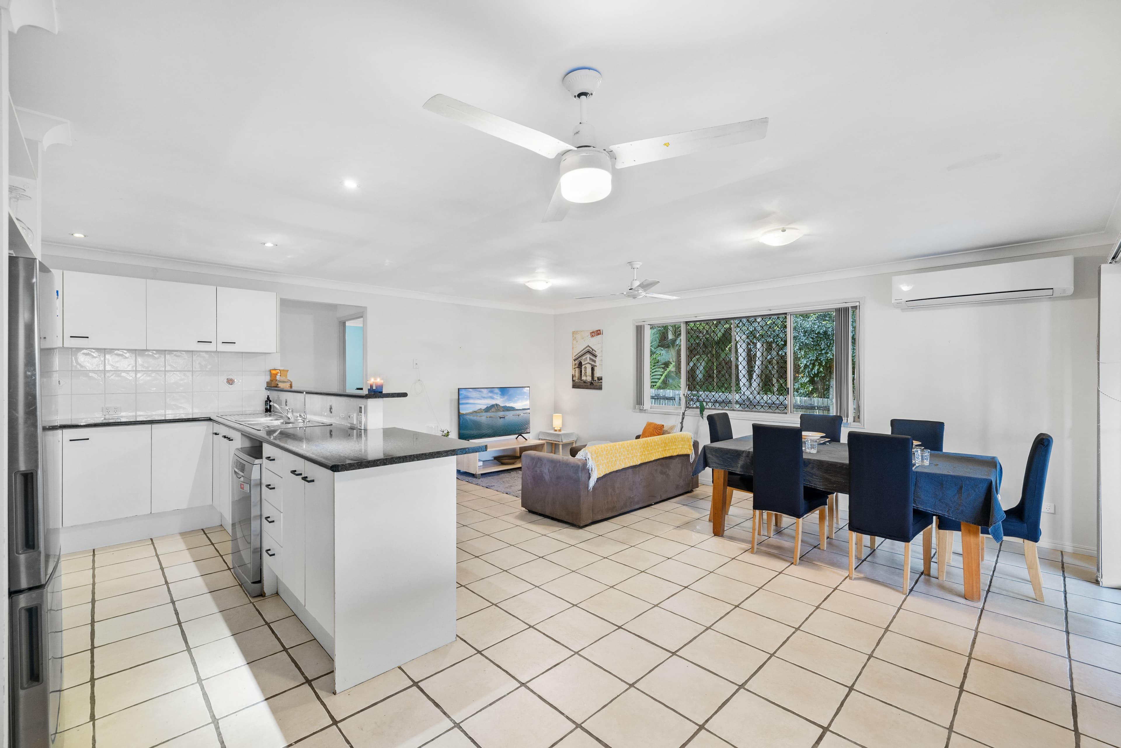8 Kelvin Street, Woodridge QLD 4114, Woodridge - Thumbnail 2