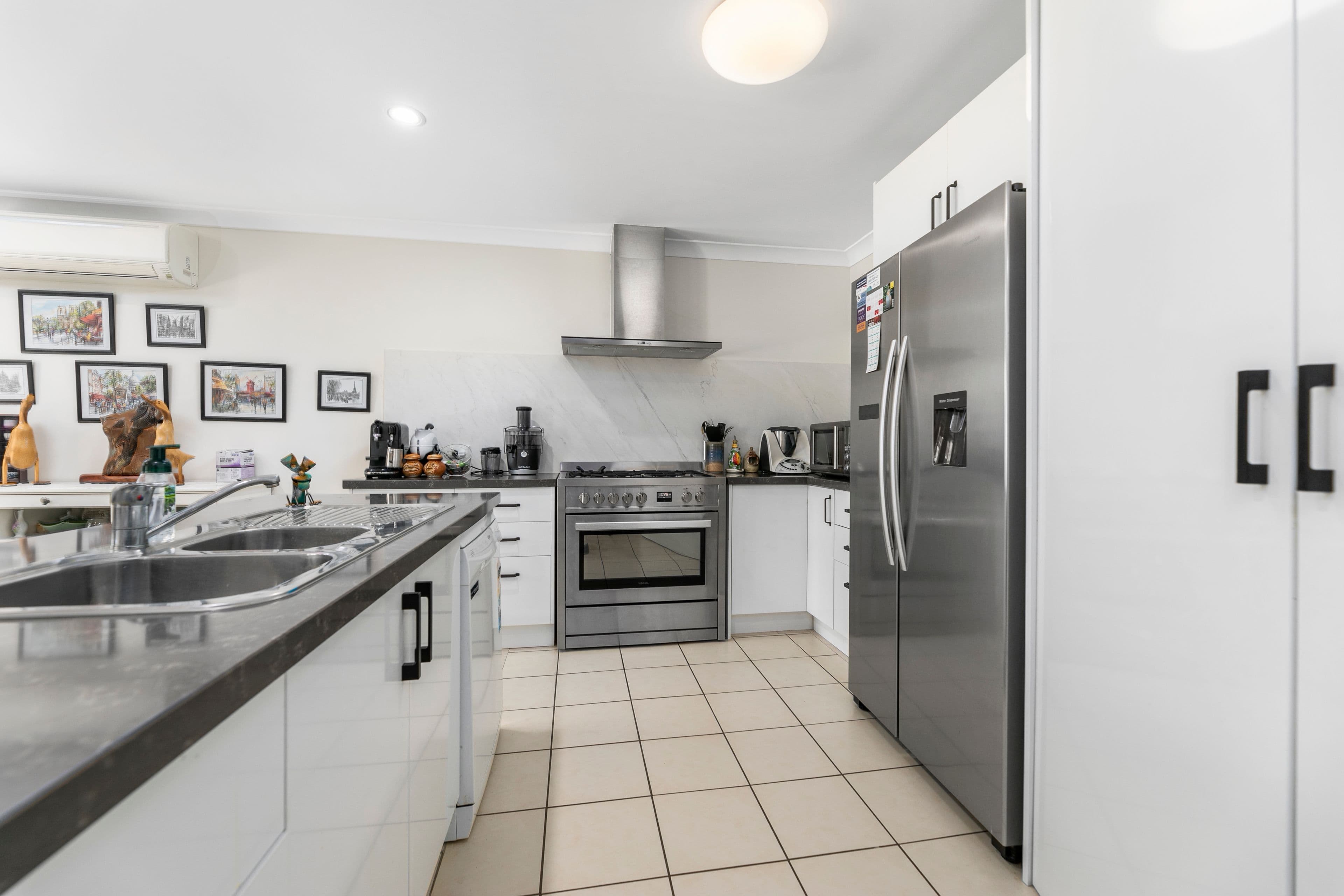 4 Hollywood Avenue, Bellmere QLD 4510, Bellmere - Thumbnail 3