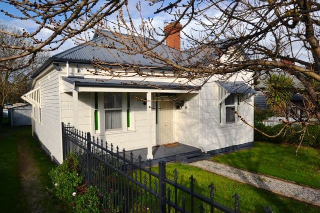 54 Oak Street, SEYMOUR VIC 3660, Seymour - Image 1