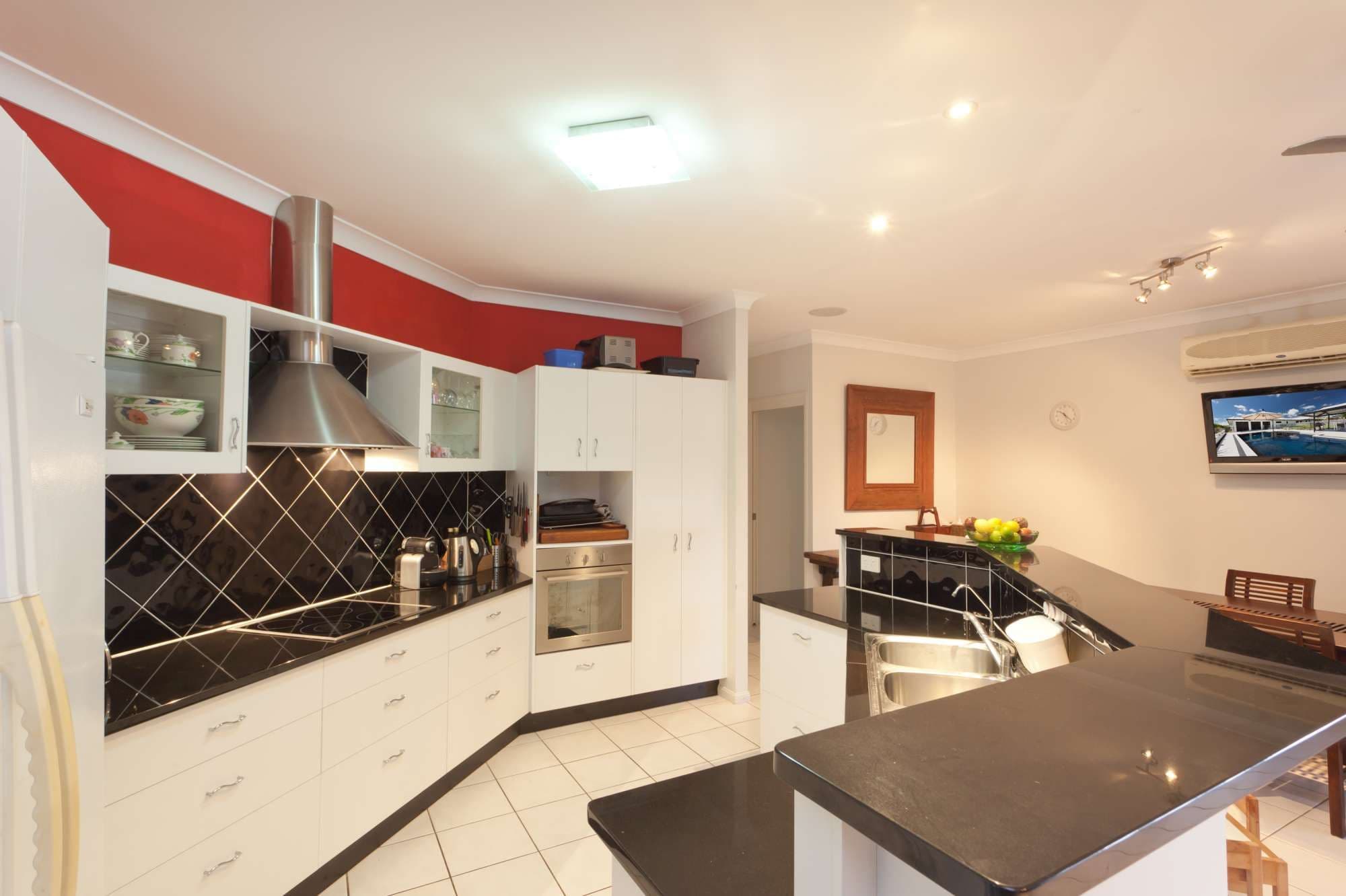 18 Goicoechea Drive, BUSHLAND BEACH QLD 4818, Bushland Beach - Thumbnail 3