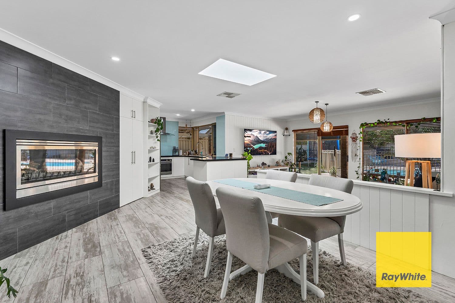 18 Lakeside Drive, Thornlie WA 6108, Thornlie - Thumbnail 2