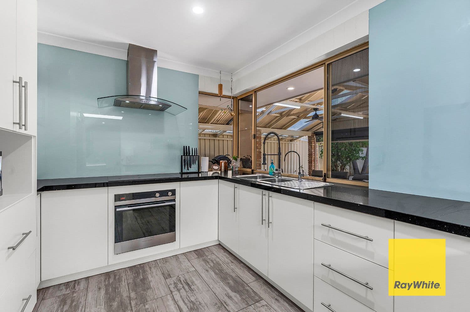 18 Lakeside Drive, Thornlie WA 6108, Thornlie - Thumbnail 3