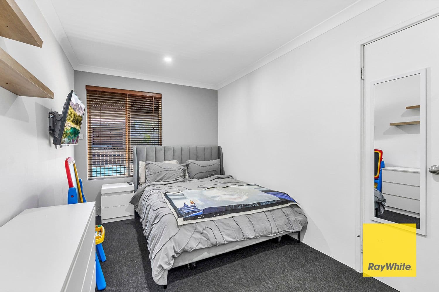 18 Lakeside Drive, Thornlie WA 6108, Thornlie - Thumbnail 8
