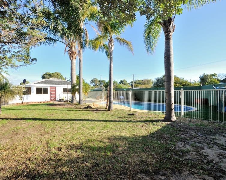 4 Mandoo Road, Shoalwater WA 6169, Shoalwater - Thumbnail 2