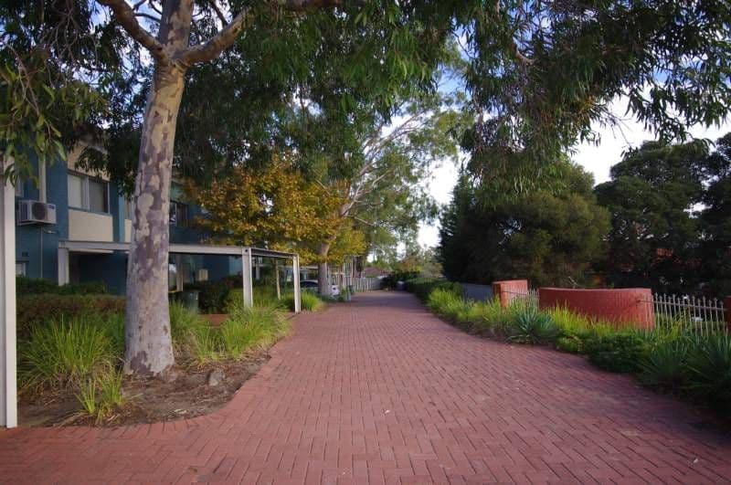 18 Greville Way, GIRRAWHEEN WA 6064, Girrawheen - Thumbnail 2