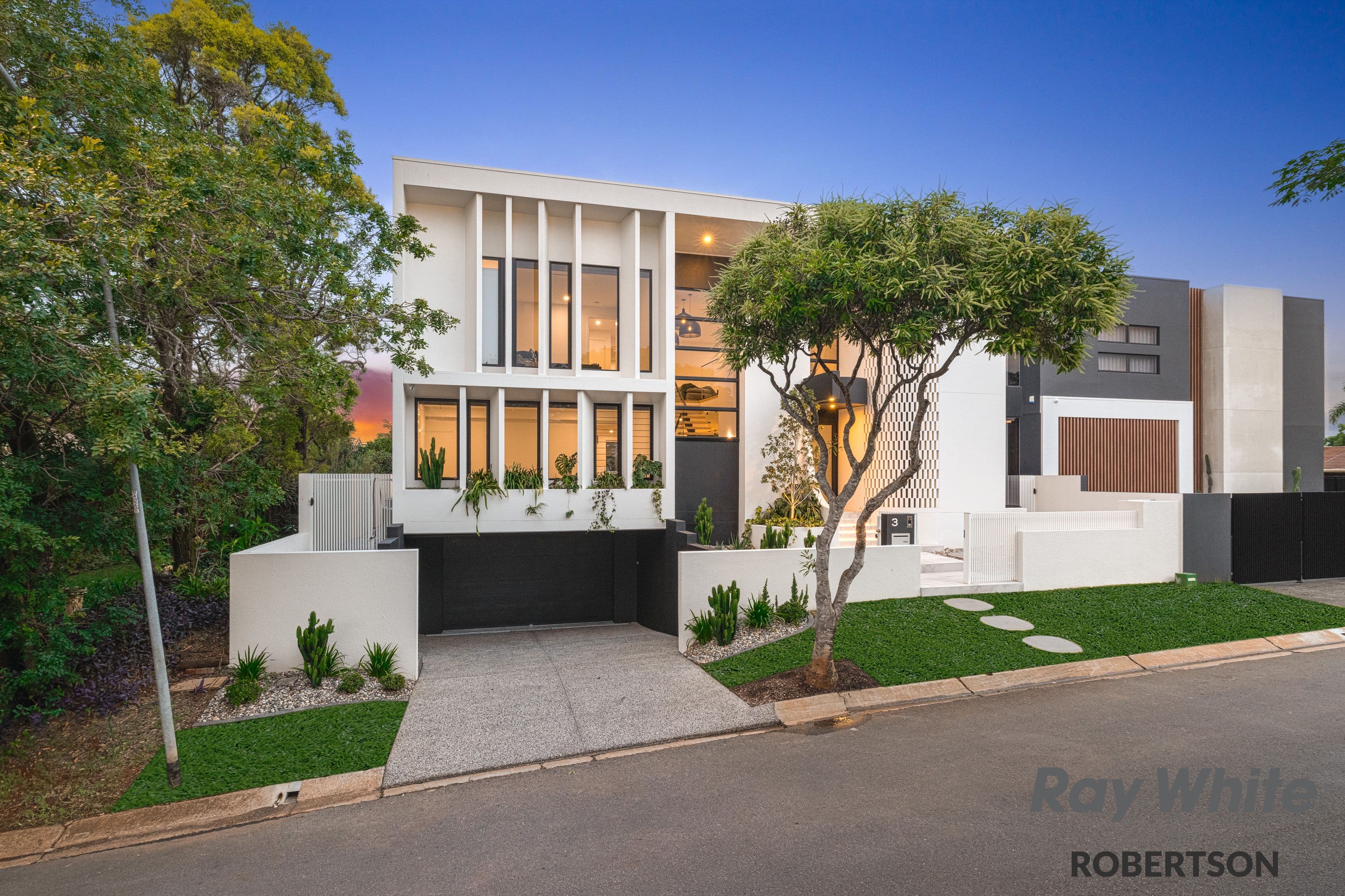 3 Estoban Street, Robertson QLD 4109, Robertson - Thumbnail 2