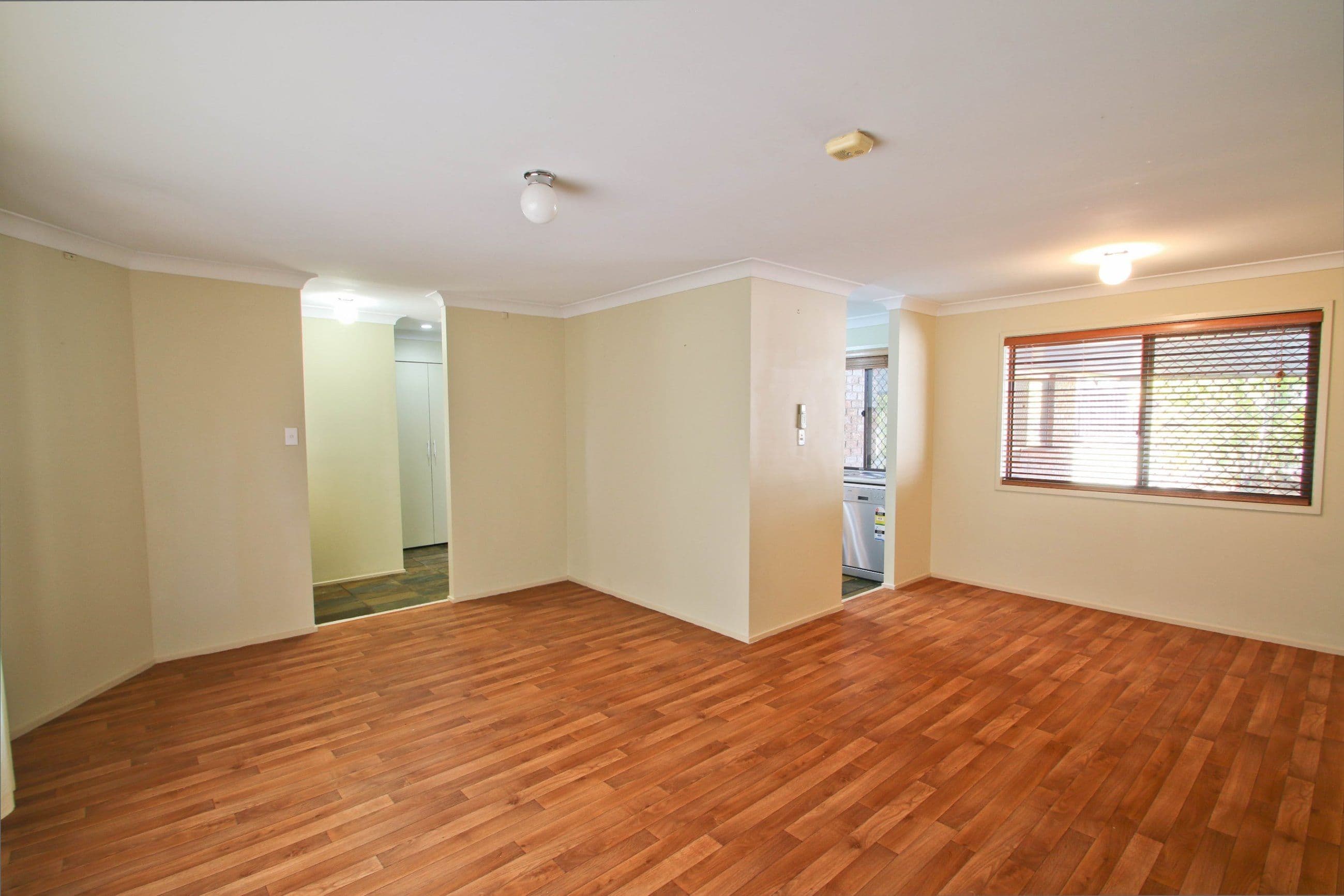 33 Wade Street, BUNDAMBA QLD 4304, Bundamba - Thumbnail 3