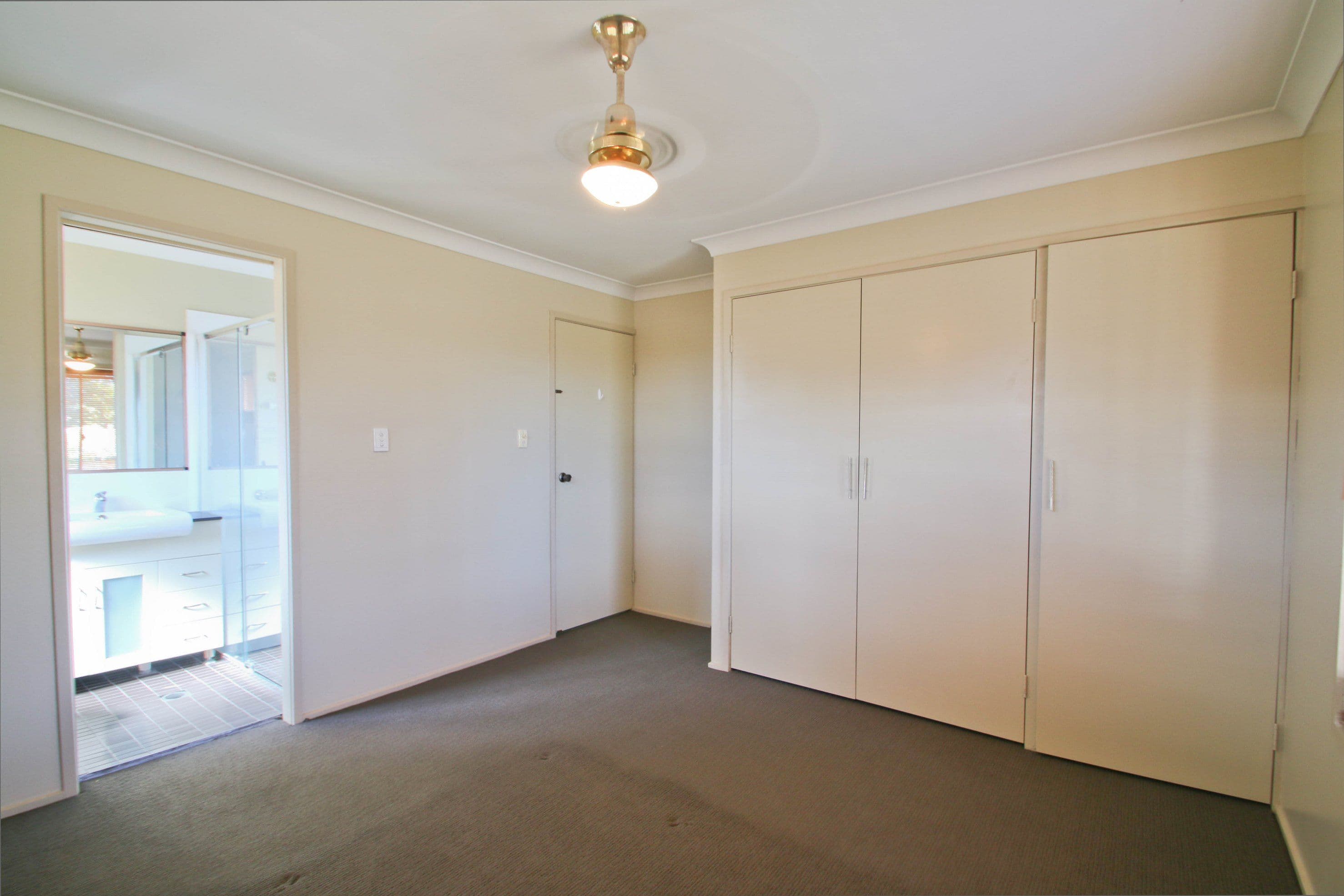 33 Wade Street, BUNDAMBA QLD 4304, Bundamba - Thumbnail 5