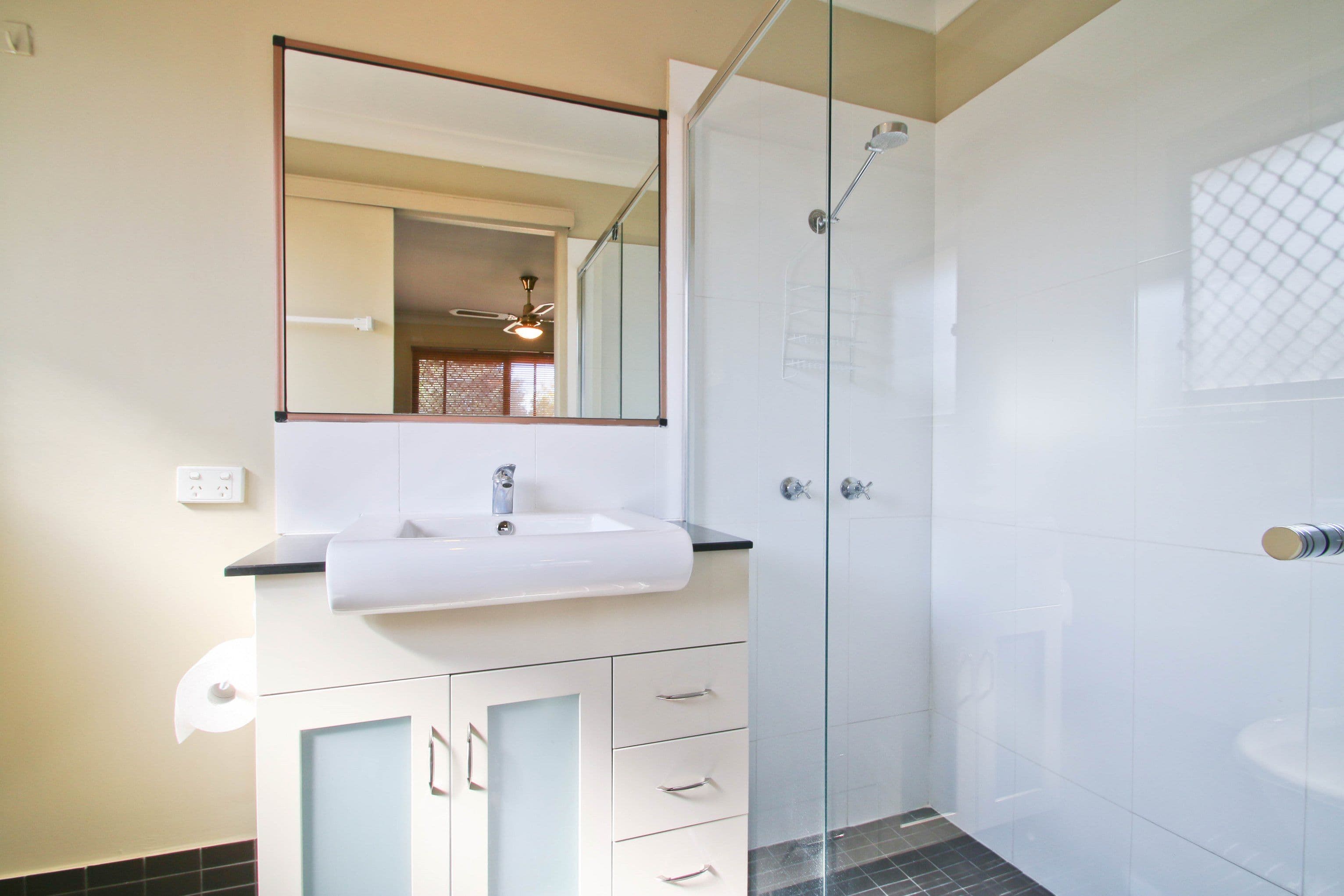33 Wade Street, BUNDAMBA QLD 4304, Bundamba - Thumbnail 6
