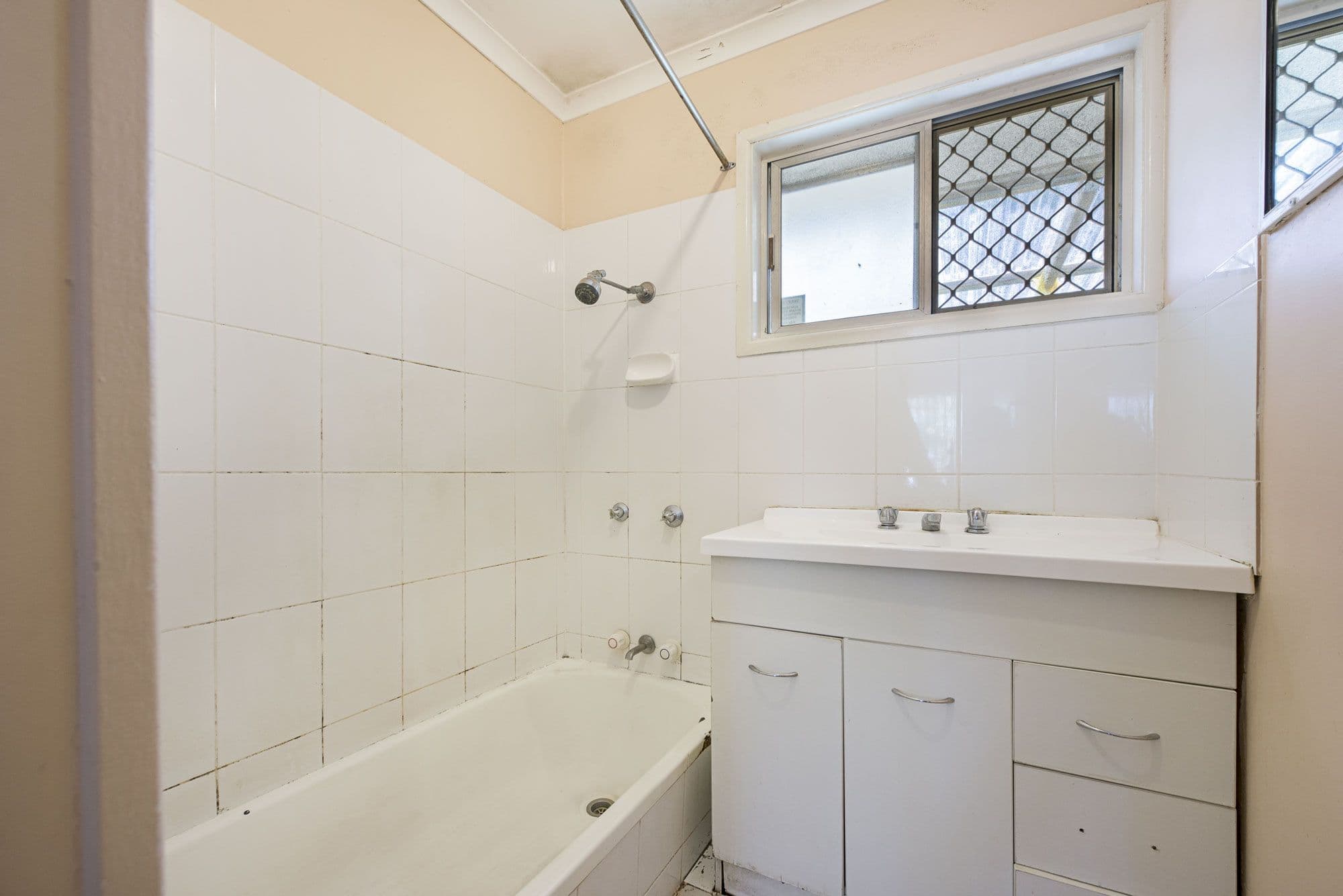19 Ash Avenue, Woodridge QLD 4114, Woodridge - Thumbnail 5
