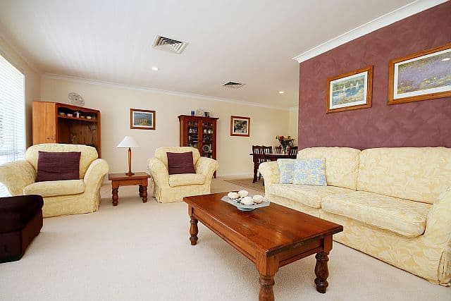 48 Carnavon Crescent, GEORGES HALL NSW 2198, Georges Hall - Thumbnail 3