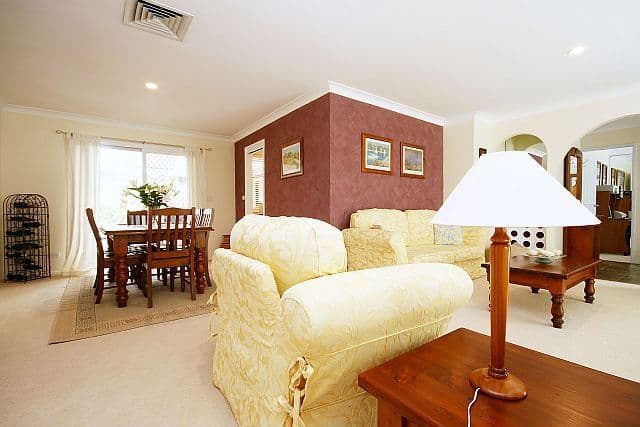 48 Carnavon Crescent, GEORGES HALL NSW 2198, Georges Hall - Thumbnail 4