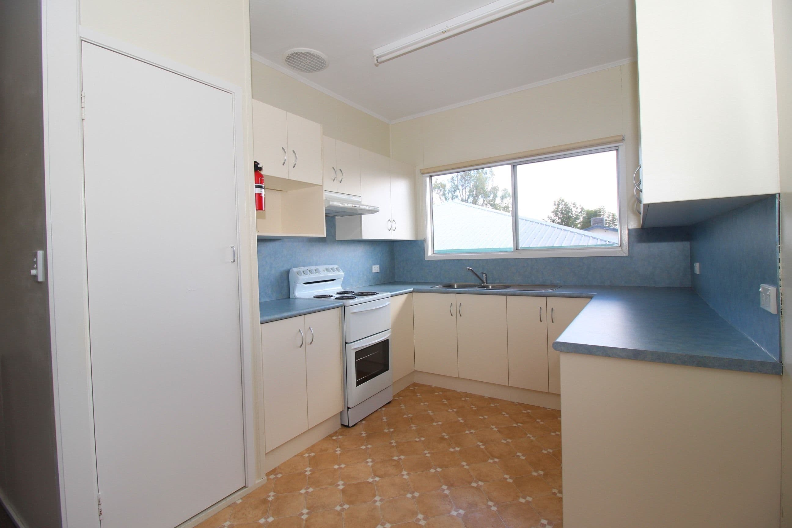 16 Huntley Street, Capella QLD 4723, Capella - Thumbnail 3