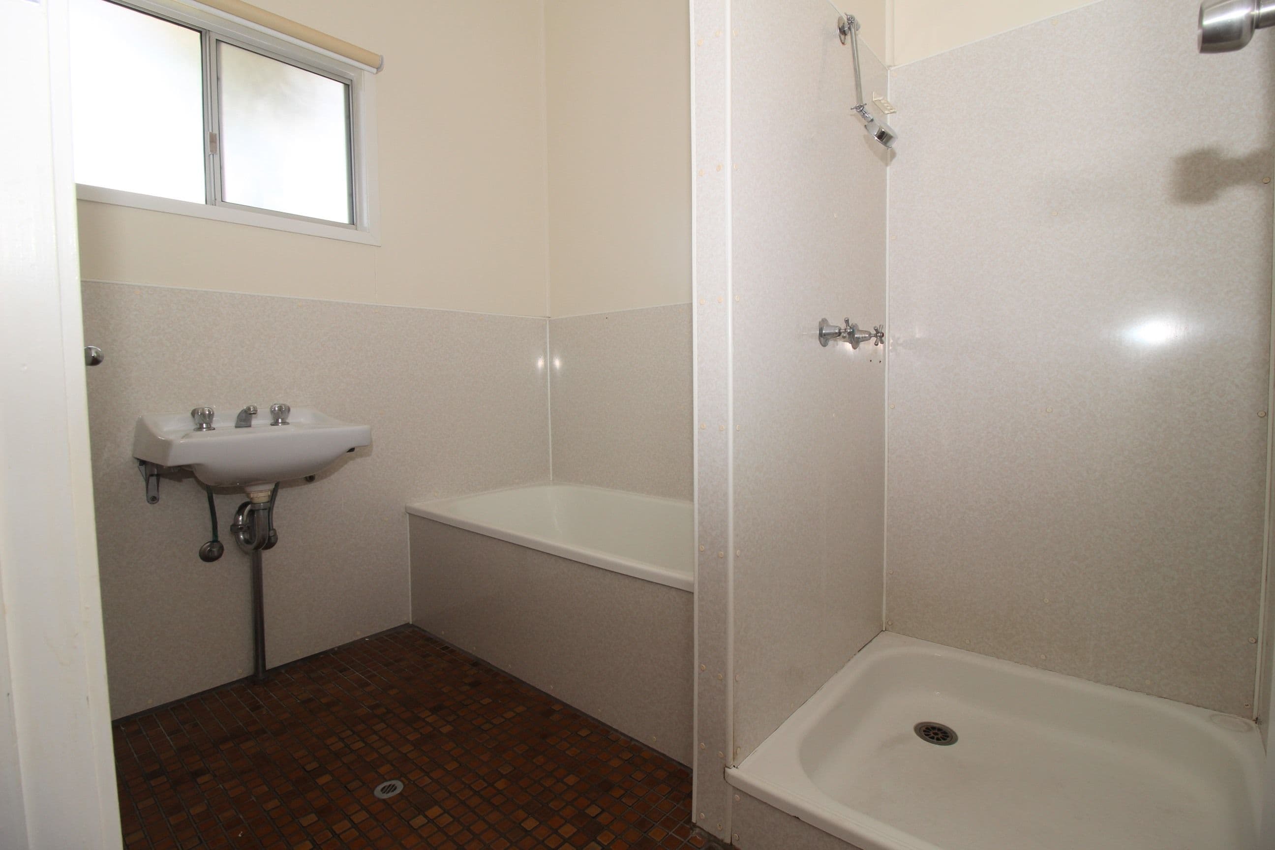 16 Huntley Street, Capella QLD 4723, Capella - Thumbnail 8