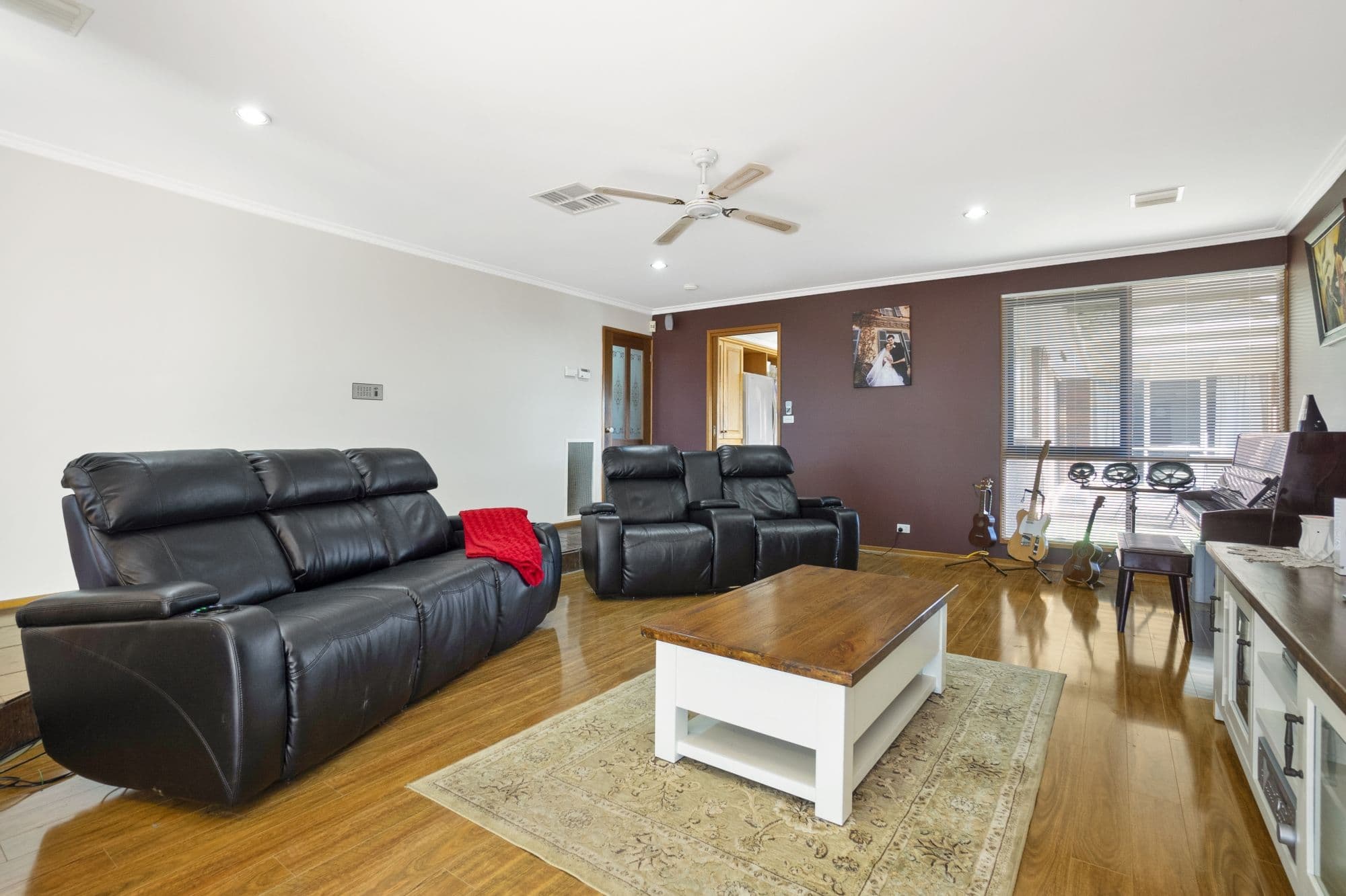 15 Wildflower Crescent, Hoppers Crossing VIC 3029, Hoppers Crossing - Thumbnail 2