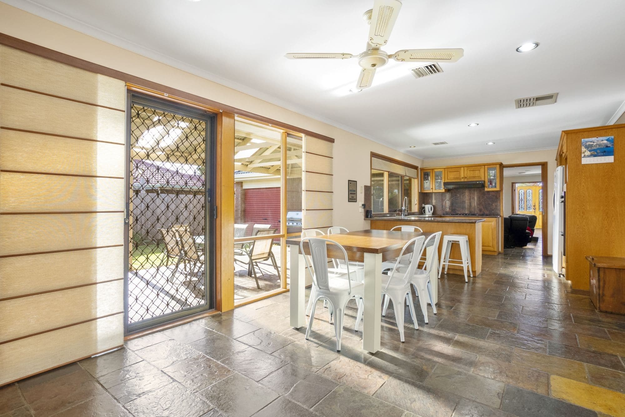 15 Wildflower Crescent, Hoppers Crossing VIC 3029, Hoppers Crossing - Thumbnail 4