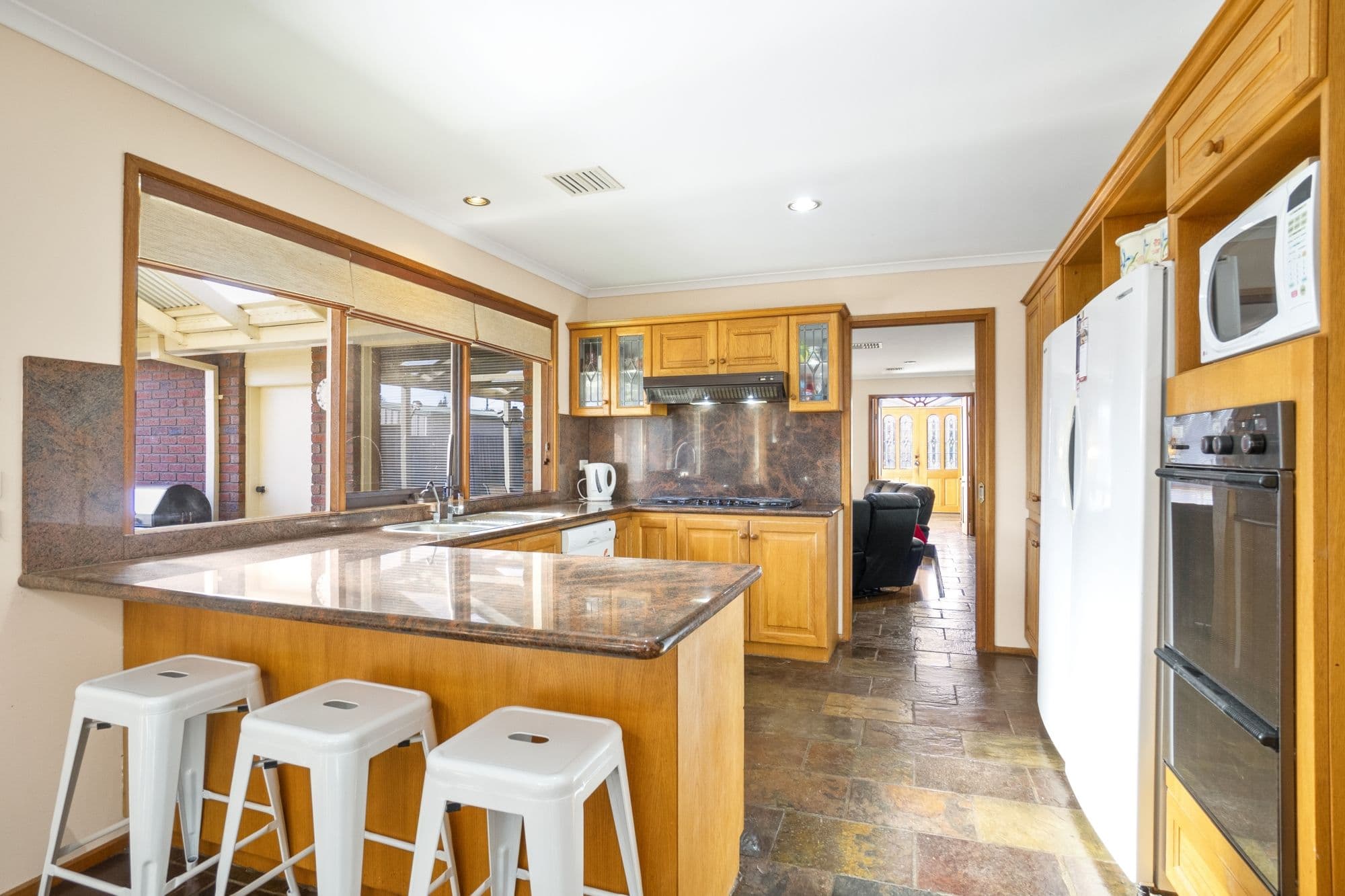15 Wildflower Crescent, Hoppers Crossing VIC 3029, Hoppers Crossing - Thumbnail 5