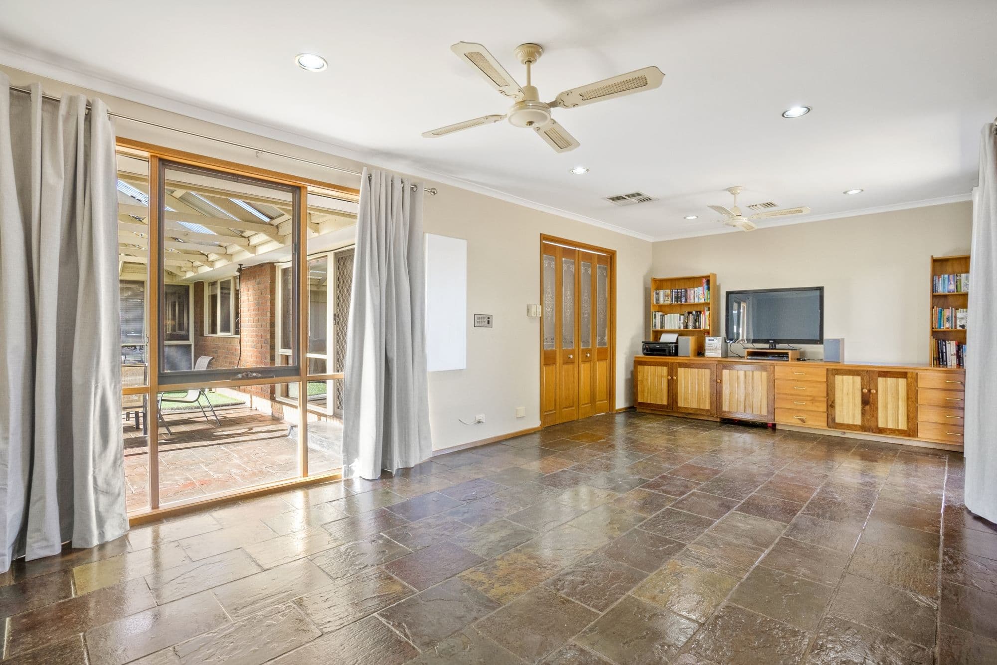 15 Wildflower Crescent, Hoppers Crossing VIC 3029, Hoppers Crossing - Thumbnail 7