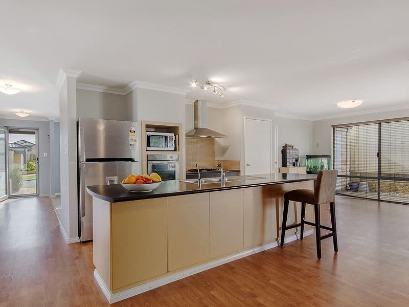 8 Wilson Pass, Baldivis WA 6171, Baldivis - Thumbnail 3