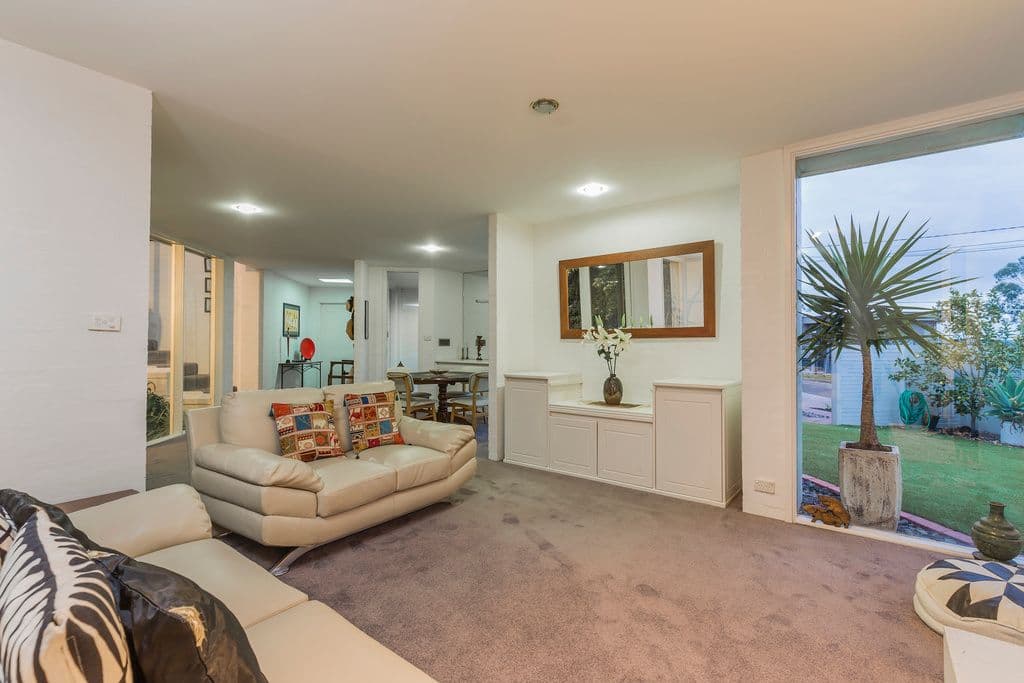 11 Manor Crescent, Highton VIC 3216, Highton - Thumbnail 3