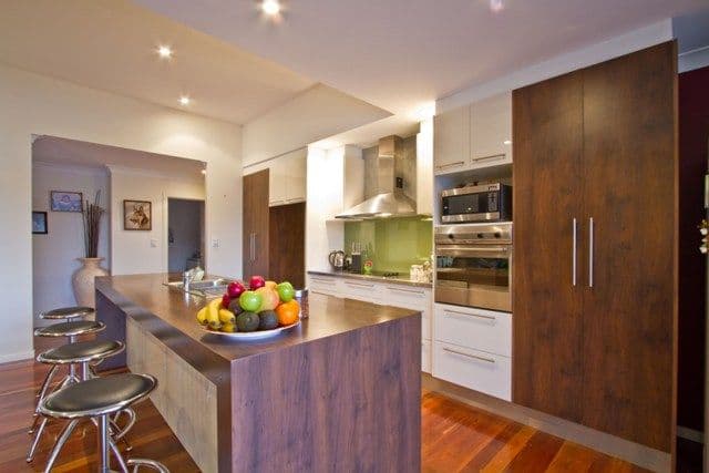 5 Savoy Drive, BROADBEACH WATERS QLD 4218, Broadbeach Waters - Thumbnail 3