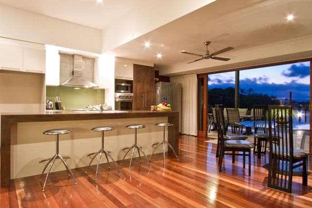 5 Savoy Drive, BROADBEACH WATERS QLD 4218, Broadbeach Waters - Thumbnail 5