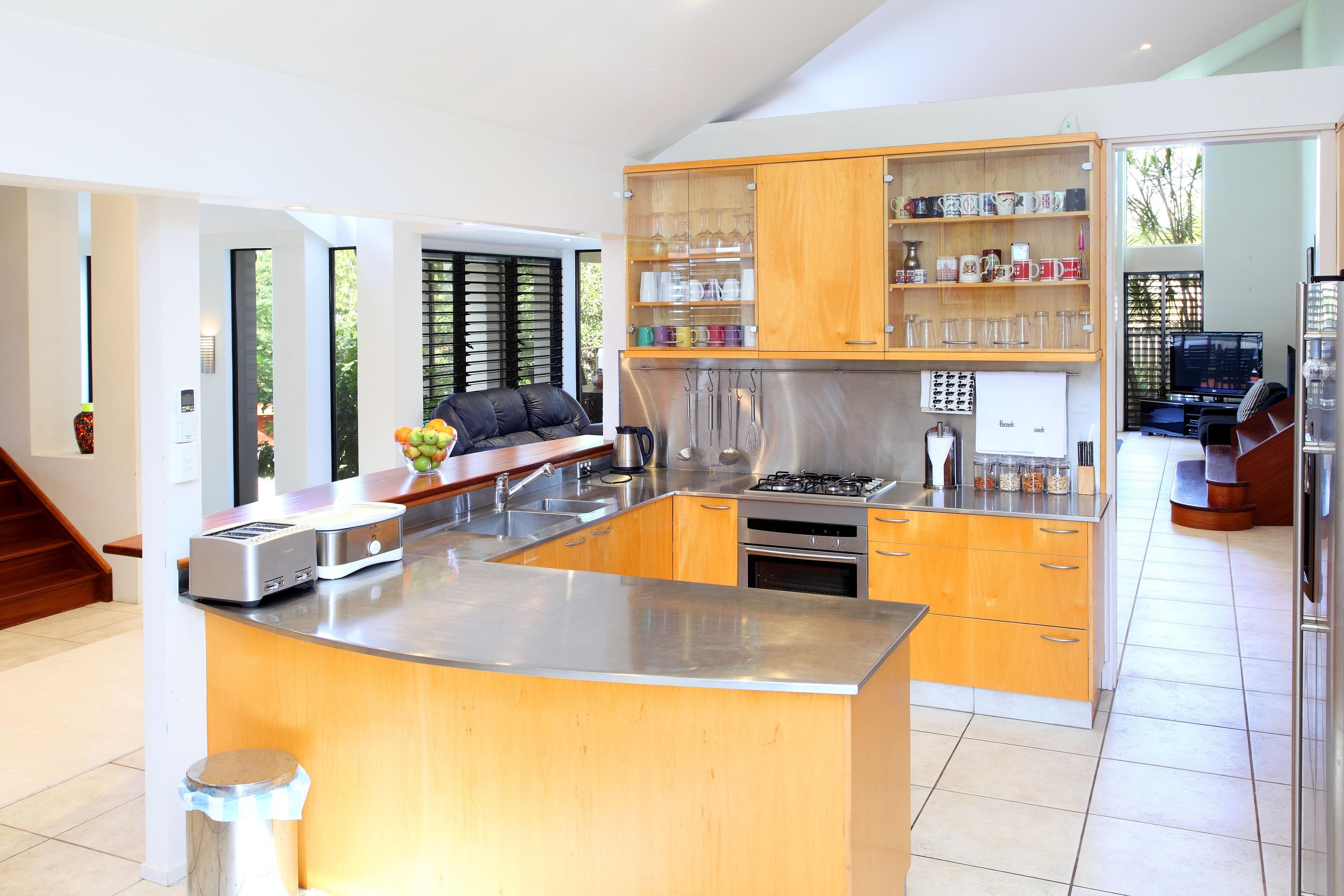 8 Minno Street, CHAPEL HILL QLD 4069, Chapel Hill - Thumbnail 4